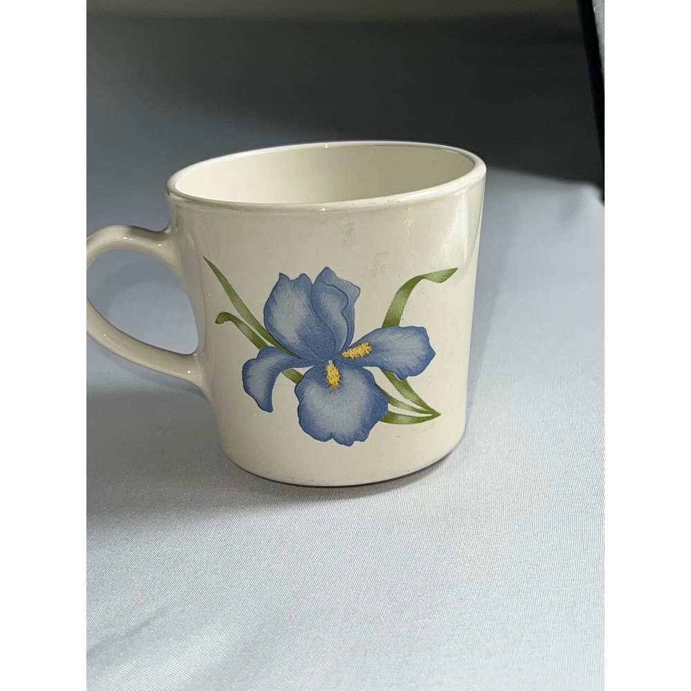Vintage Corning Blue Iris Coffee Mugs Set of 5 Floral Tea Cups Creamy White - Picture 5 of 8